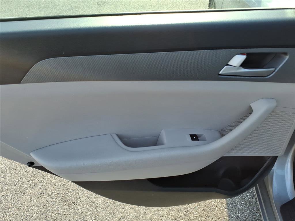 Used 2017 Hyundai Sonata SE FWD image 21