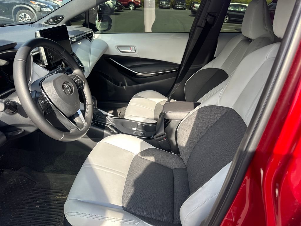 Used 2025 Toyota Corolla XSE FWD image 9