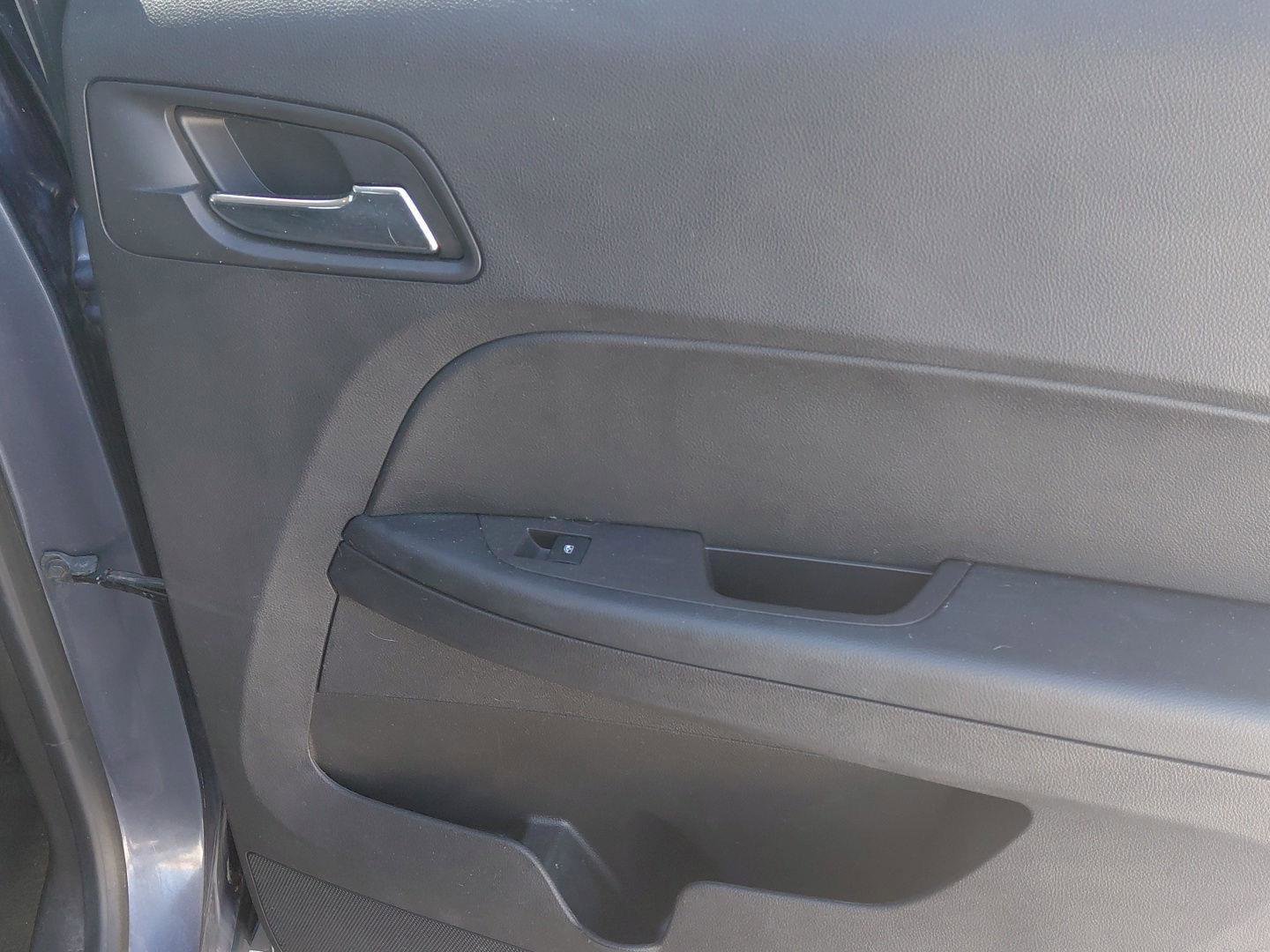 Used 2014 Chevrolet Equinox LT w/ Driver Convenience Package AWD/4WD image 17