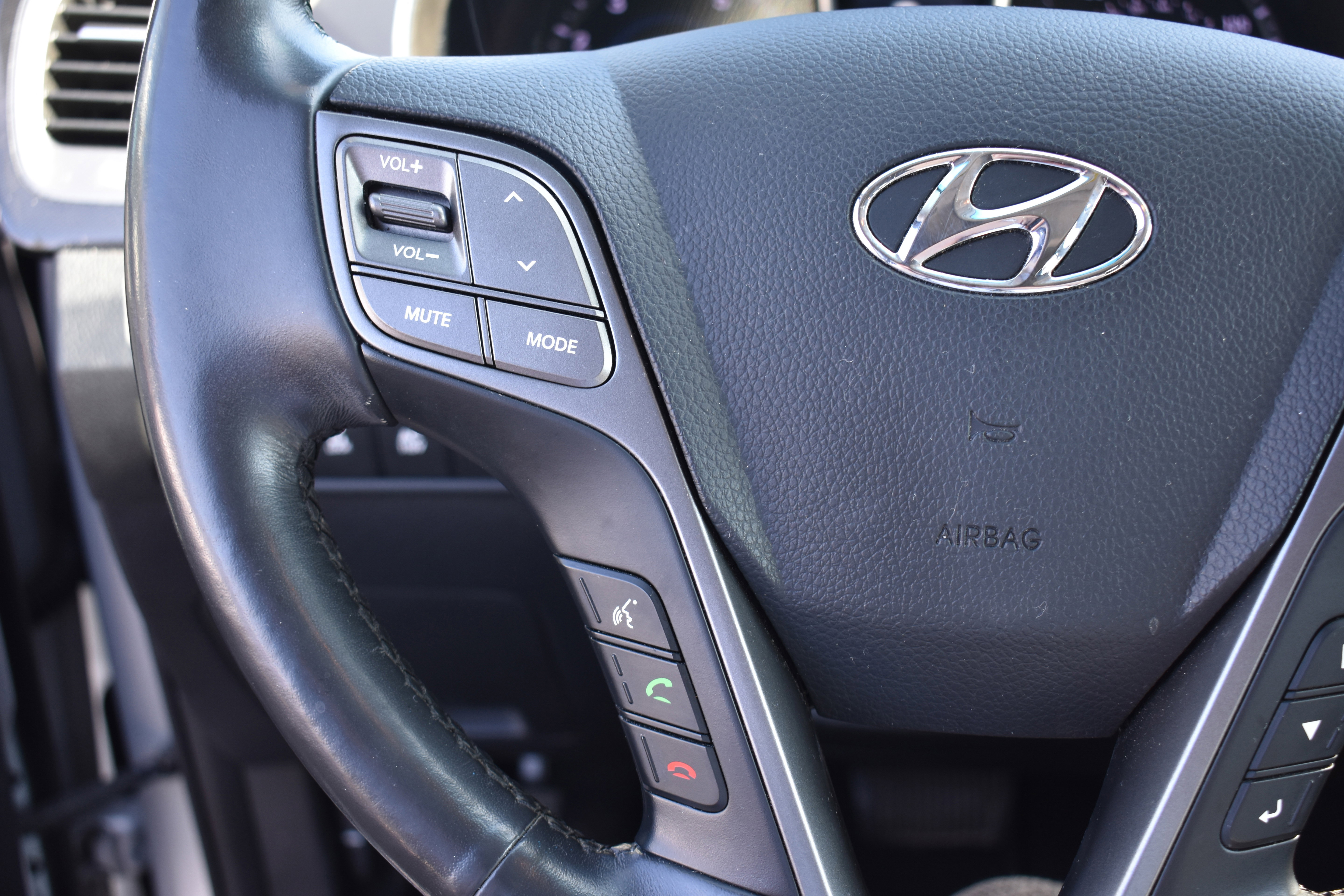 Used 2016 Hyundai Santa Fe Limited w/ Option Group 04 image 16