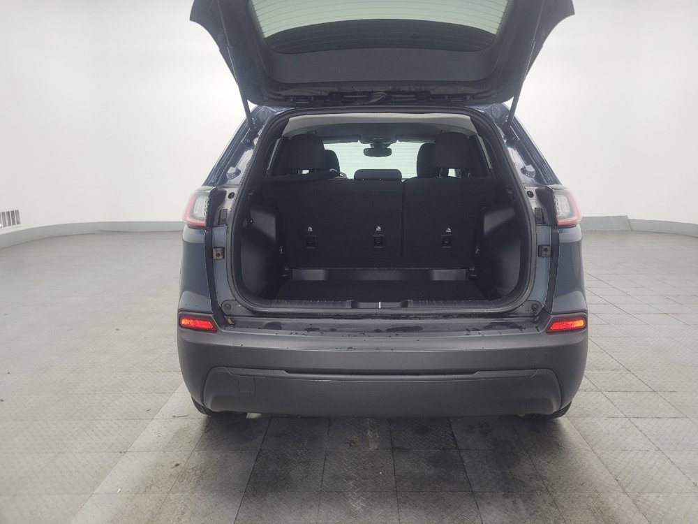 Used 2021 Jeep Cherokee Latitude FWD image 29