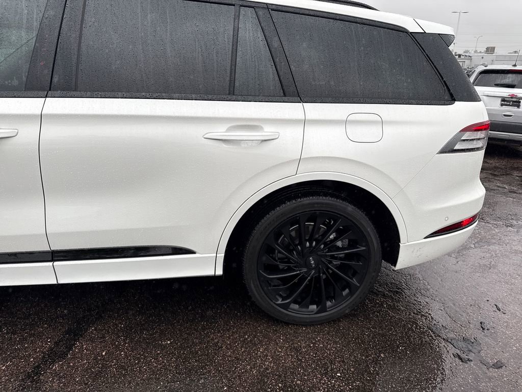 Certified 2024 Lincoln Aviator Reserve w/ Equipment Group 201A AWD/4WD image 38