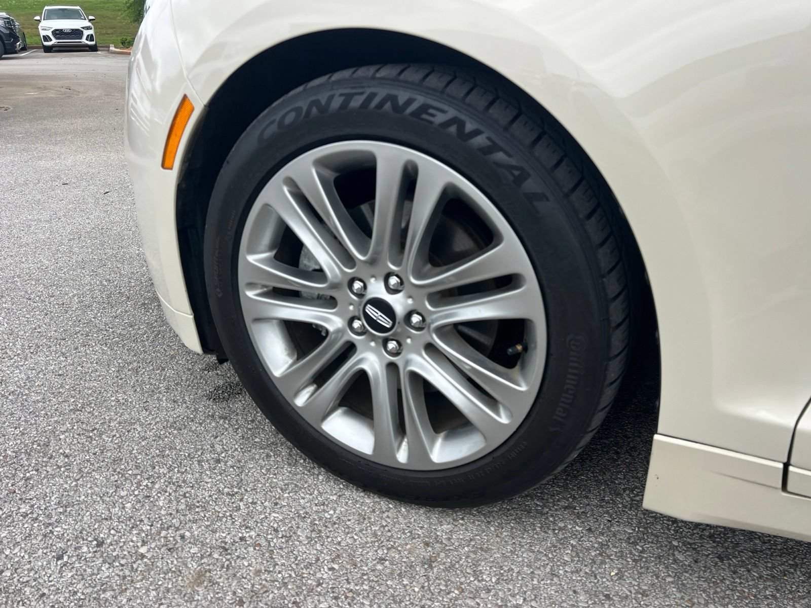 Used 2016 Lincoln MKZ w/ Equipment Group 300A Reserve FWD image 10