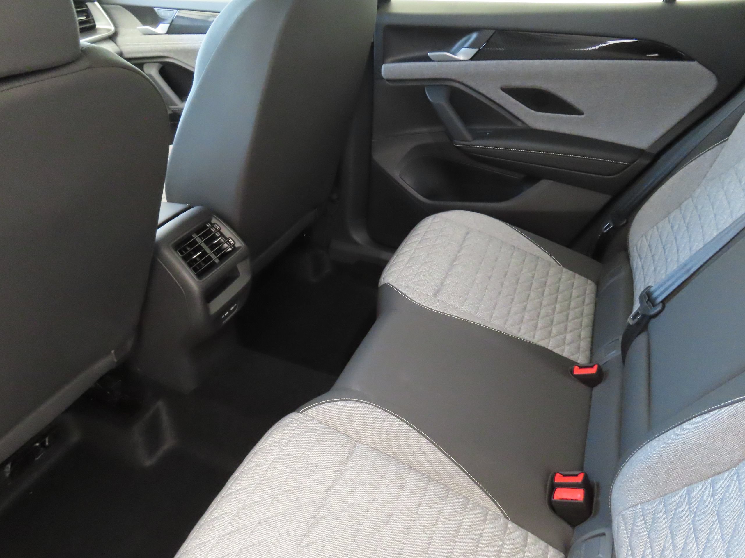 New 2026 Volkswagen Tiguan S FWD image 21