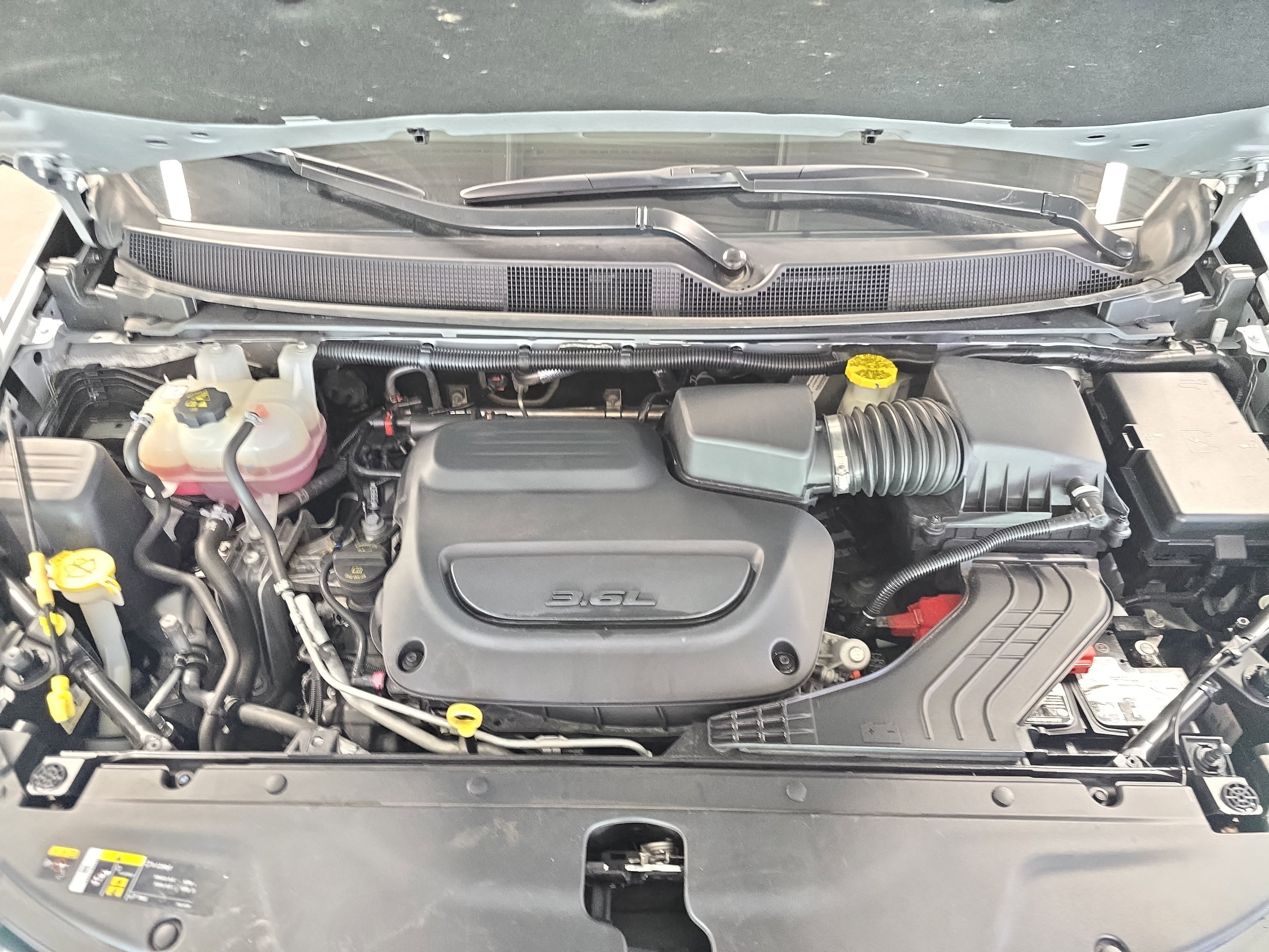 Used 2024 Chrysler Pacifica Touring-L image 26