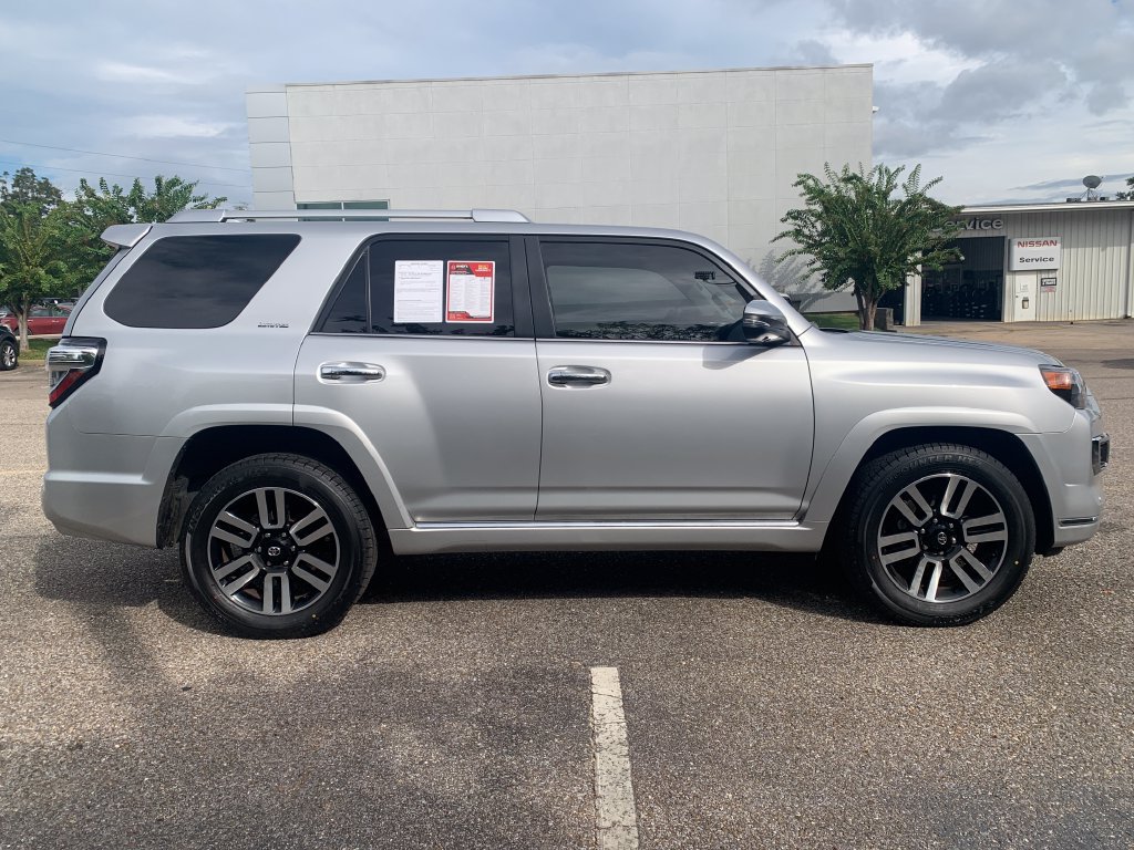 Used 2022 Toyota 4Runner Limited RWD image 2