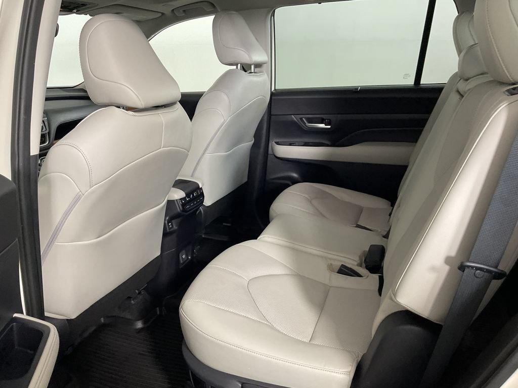 Used 2024 Toyota Grand Highlander AWD image 22