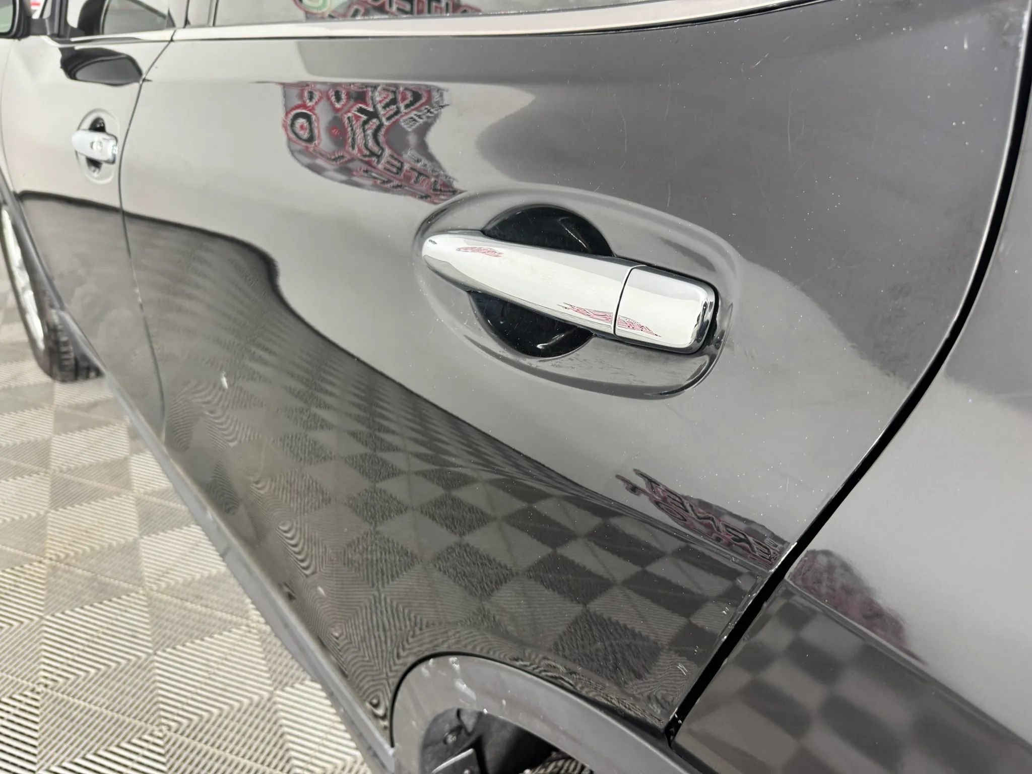 Used 2018 Nissan Rogue SV image 26