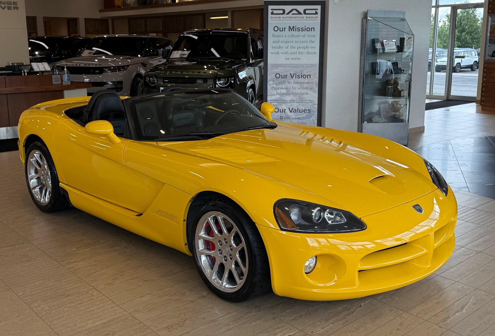 Used 2005 Dodge Viper SRT-10 RWD image 13