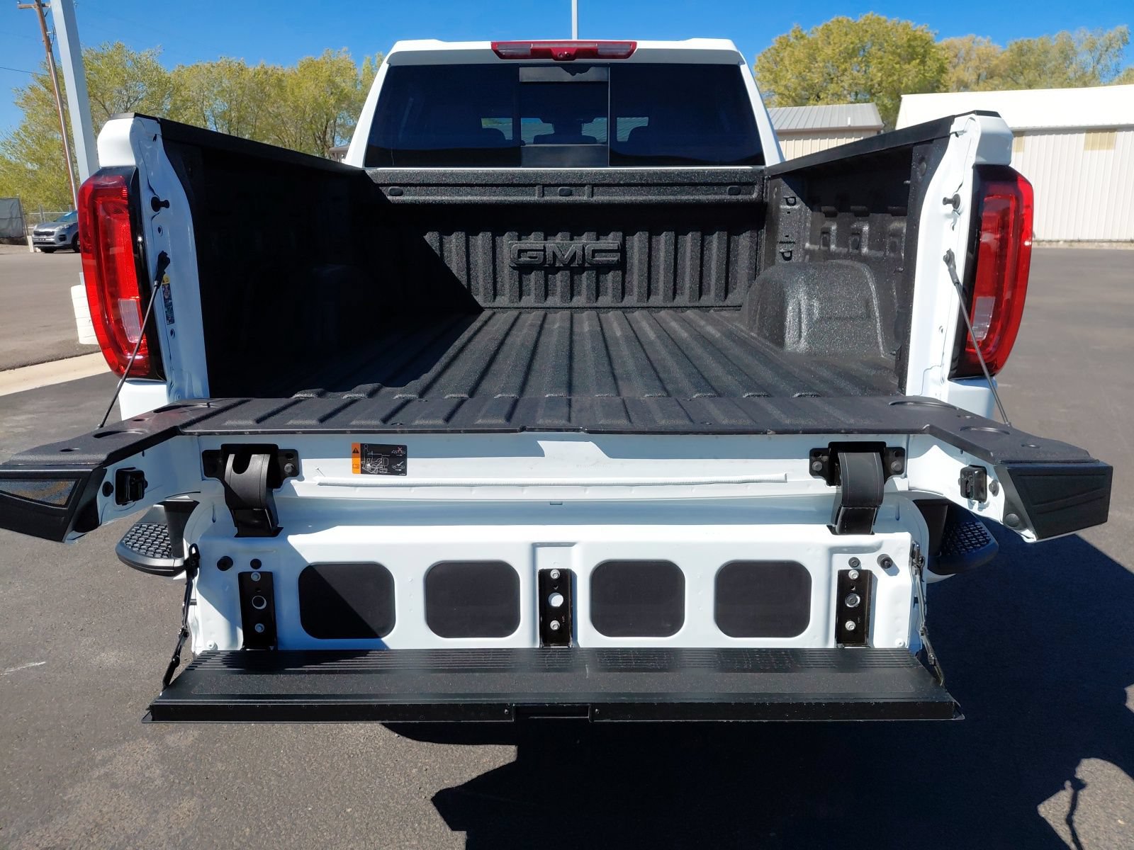 New 2026 GMC Sierra 1500 AT4 w/ AT4 Premium Package AWD/4WD image 9