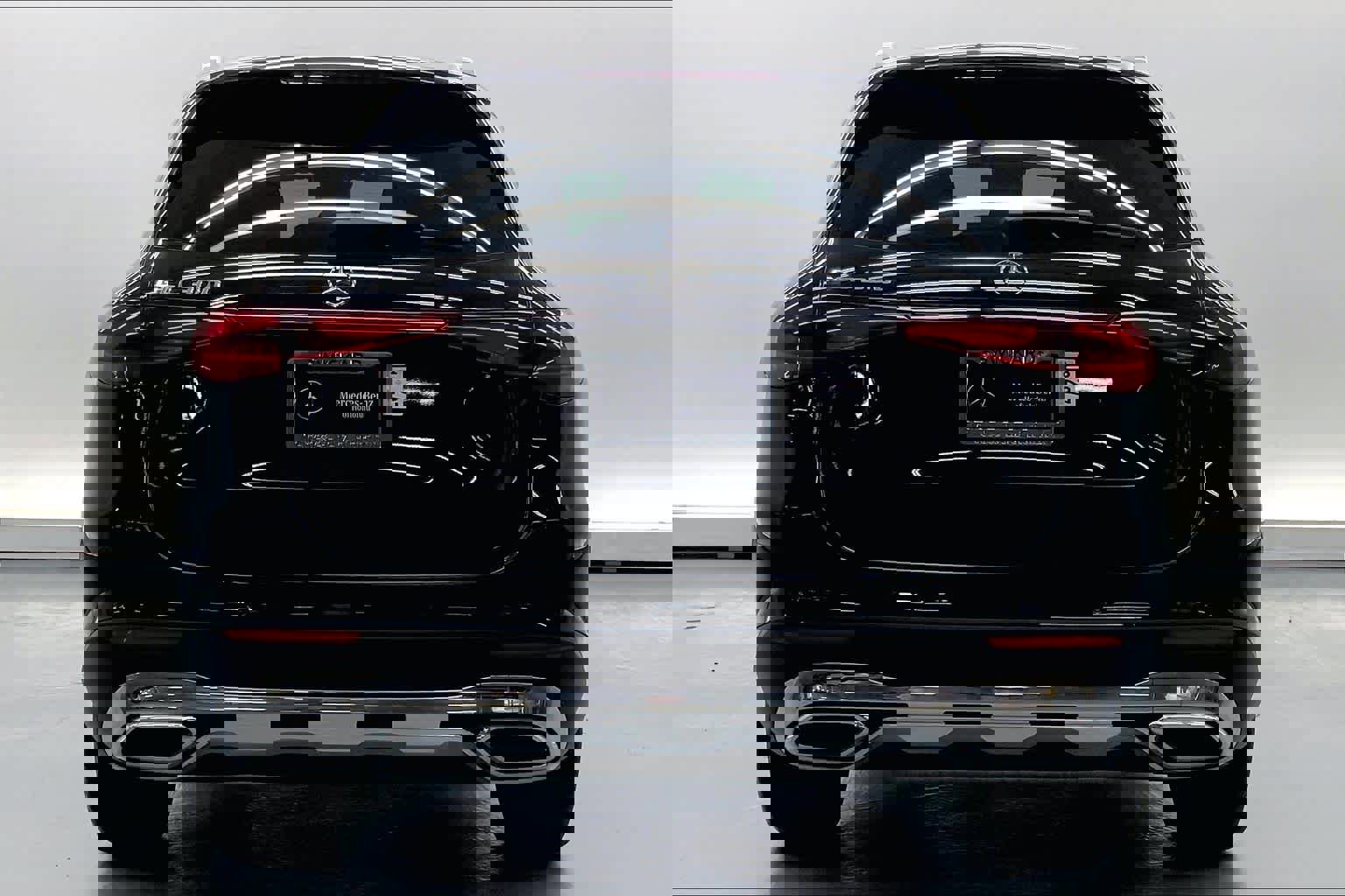 Used 2026 Mercedes-Benz GLC 300 image 4