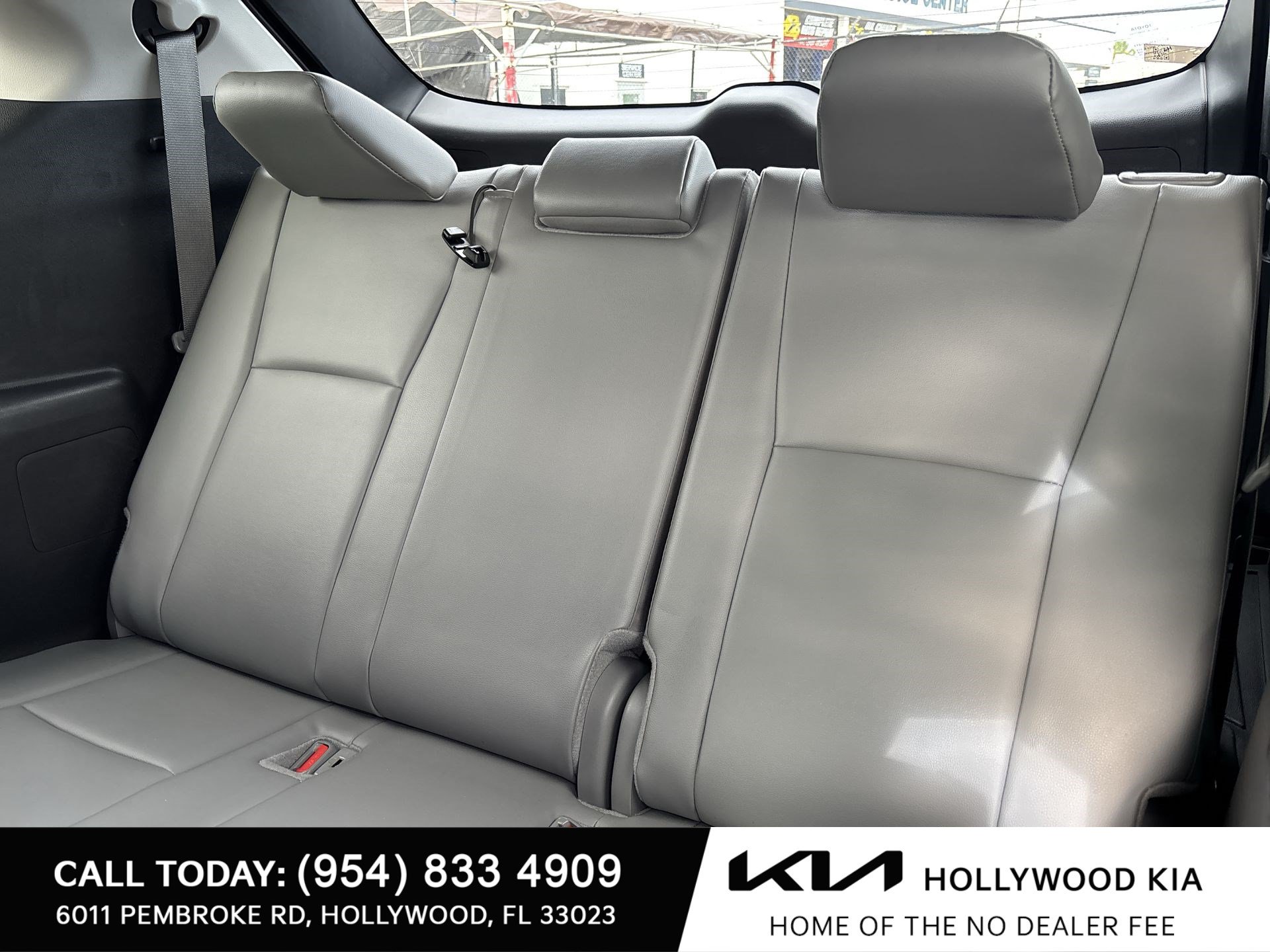 Used 2025 Toyota Highlander XLE AWD/4WD image 25