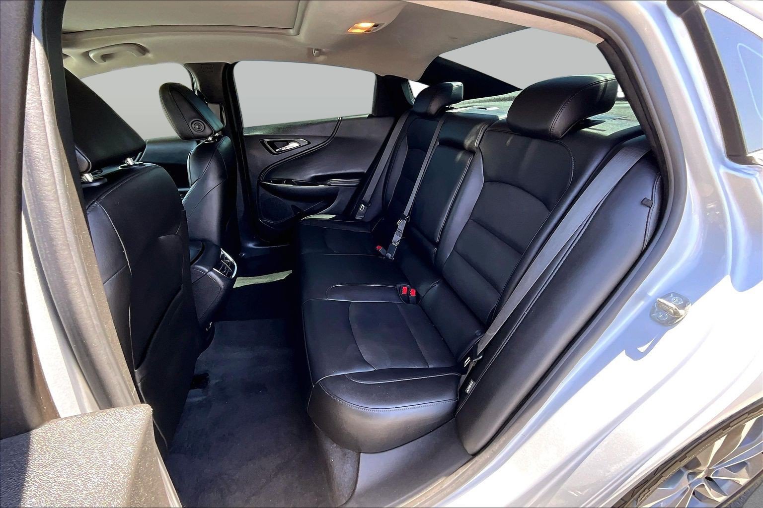 Used 2020 Chevrolet Malibu Premier FWD image 24