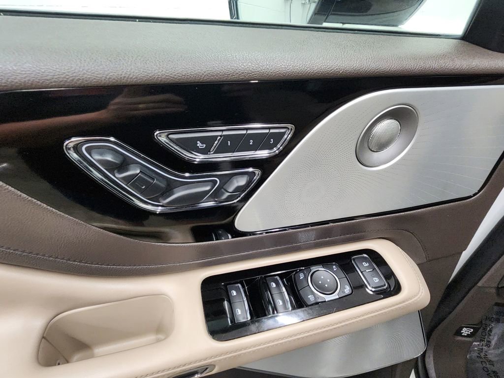 Used 2021 Lincoln Aviator Reserve w/ Equipment Group 202A AWD/4WD image 10