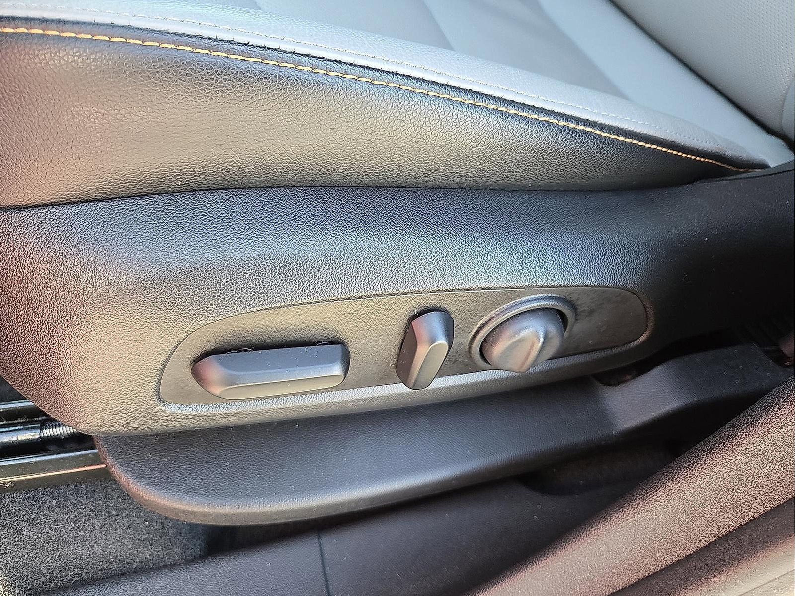 Used 2020 GMC Terrain SLT w/ Preferred Package image 14