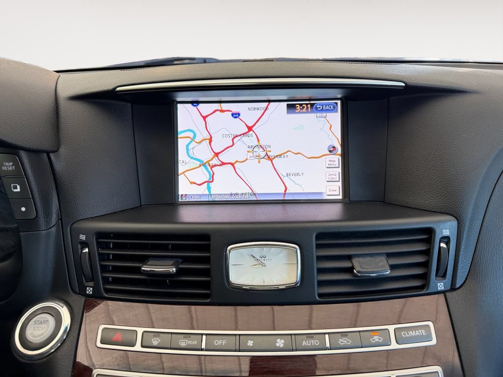 Used 2017 INFINITI Q70 3.7 RWD image 7