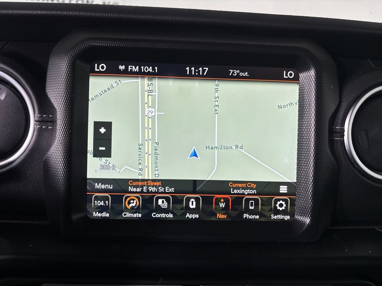 Used 2022 Jeep Wrangler Unlimited Sahara AWD/4WD image 16