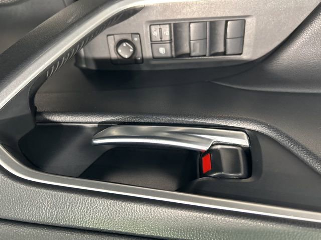 Used 2019 Toyota RAV4 XLE AWD/4WD image 10
