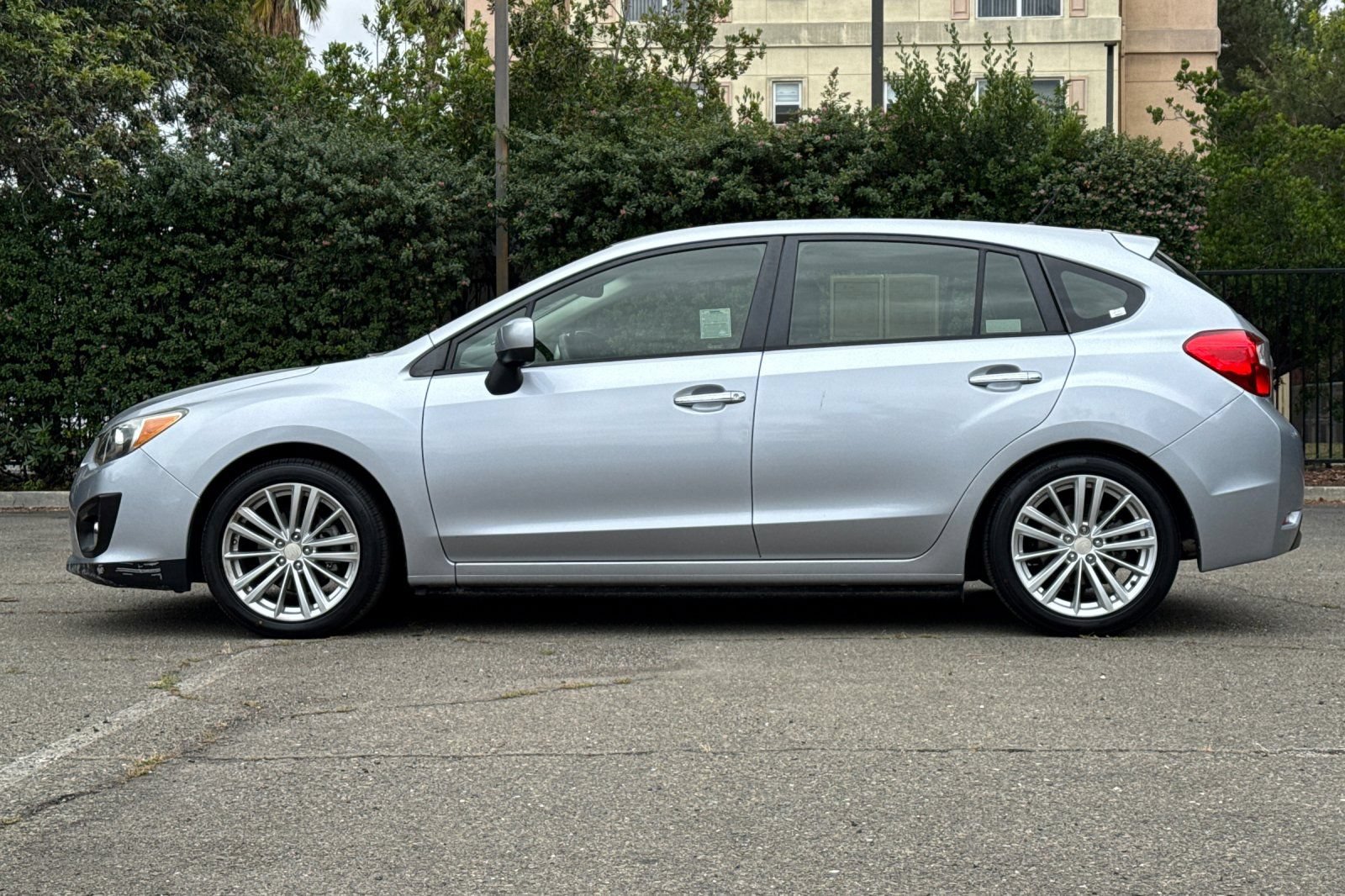Used 2014 Subaru Impreza 2.0i Limited w/ Popular Package #1 AWD/4WD image 6