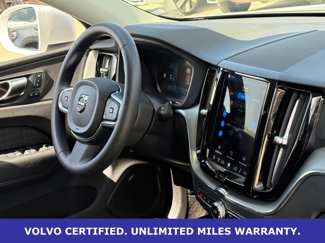 Certified 2023 Volvo XC60 B5 Core image 36