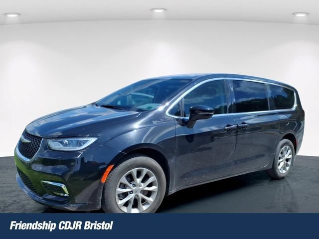 Used 2024 Chrysler Pacifica Touring-L w/ Uconnect Theater Family Group AWD/4WD video 1