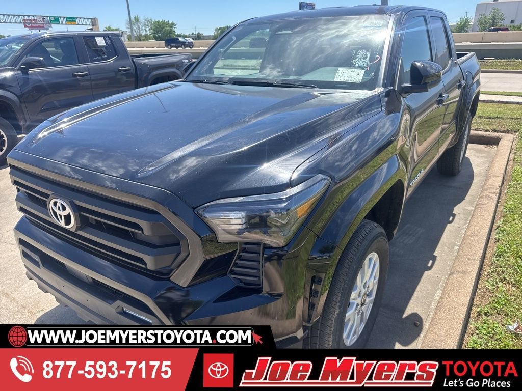 Used 2025 Toyota Tacoma SR5 AWD/4WD image 1