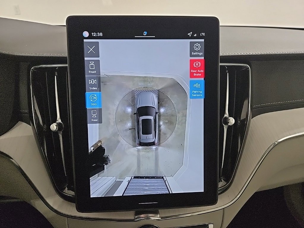 New 2026 Volvo XC60 T8 Ultra w/ Protection Package Premier image 17