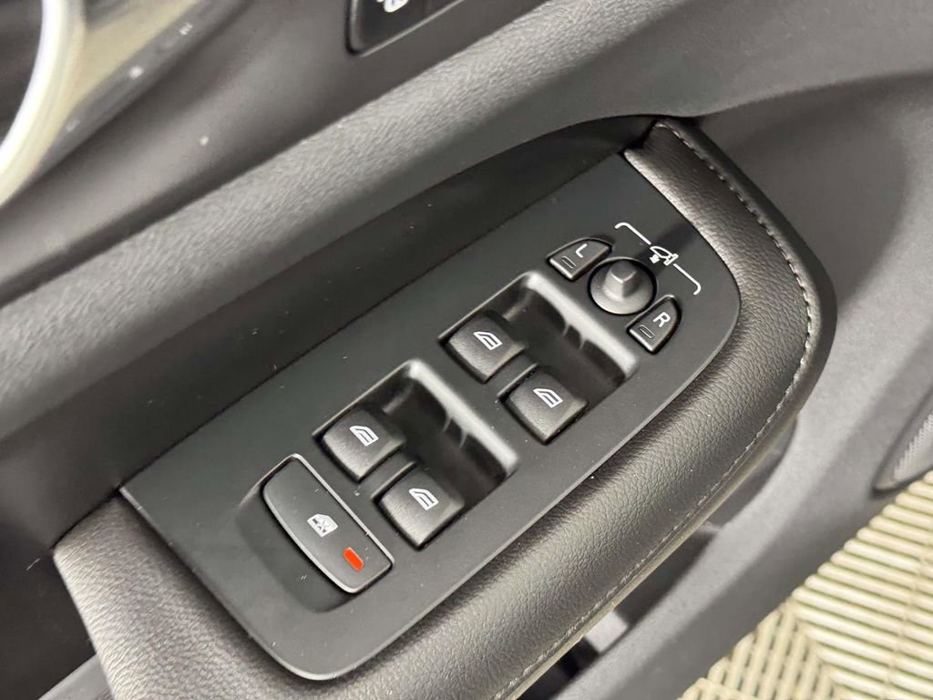 Used 2023 Volvo S60 B5 Plus w/ Climate Package AWD/4WD image 18