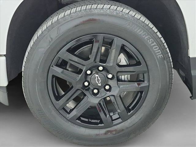 Used 2024 Chevrolet Silverado 1500 Custom AWD/4WD image 23