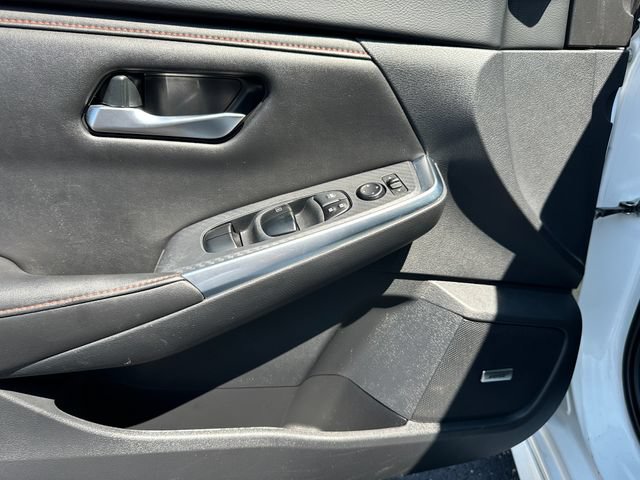Used 2024 Nissan Sentra SR w/ SR Premium Package FWD image 17