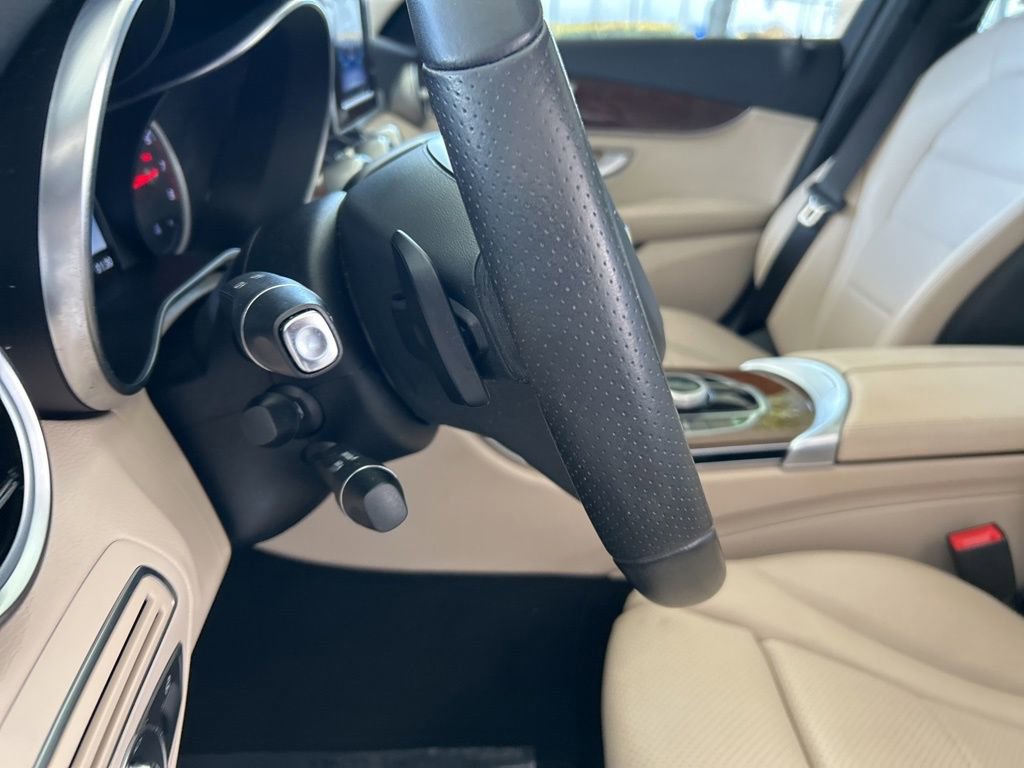 Used 2018 Mercedes-Benz C 300 4MATIC Sedan image 43