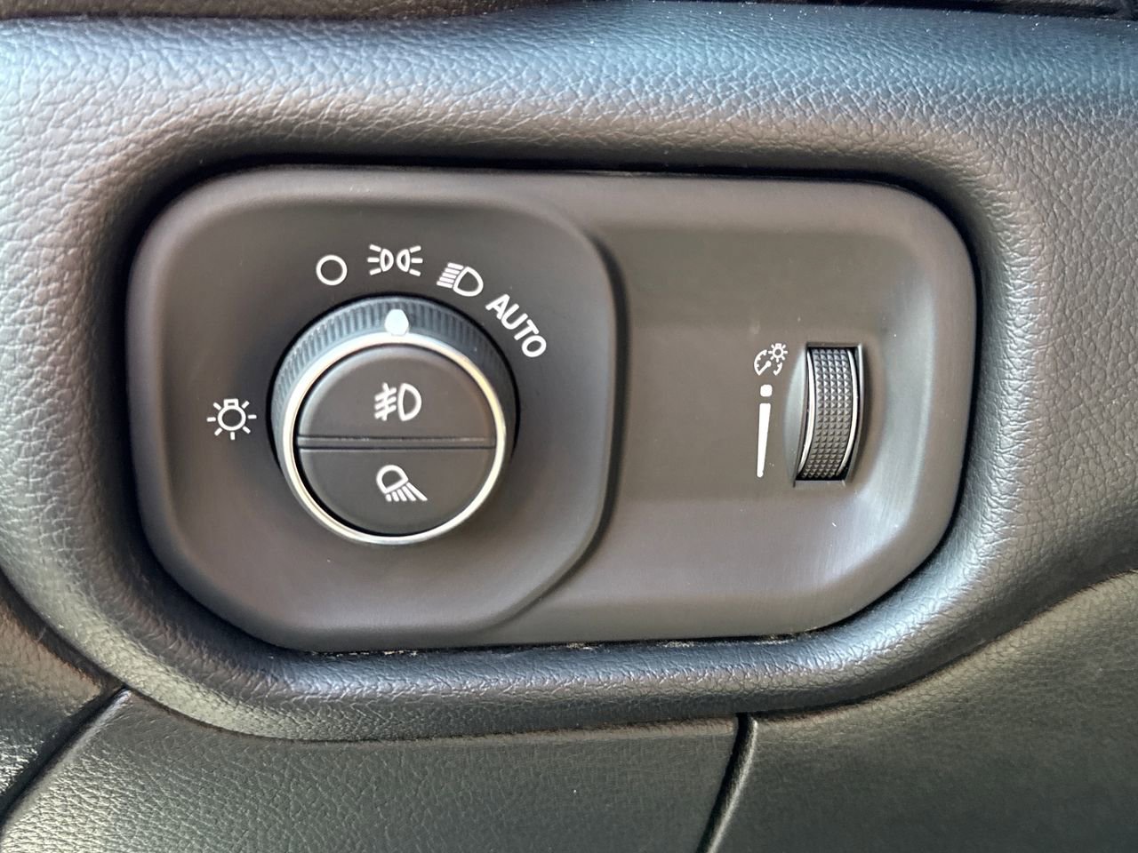 Used 2024 RAM 2500 Big Horn w/ Off Road Package image 16