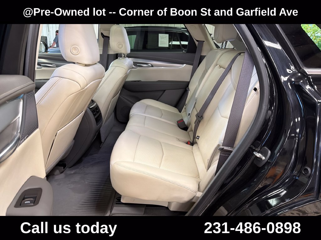 Used 2022 Cadillac XT5 Premium Luxury w/ LPO, Floor Liner Package AWD/4WD image 27