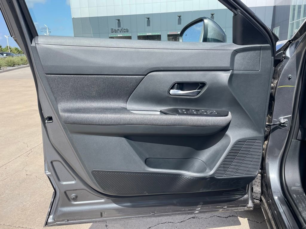 New 2025 Nissan Kicks SV w/ SV Premium Package AWD/4WD image 15