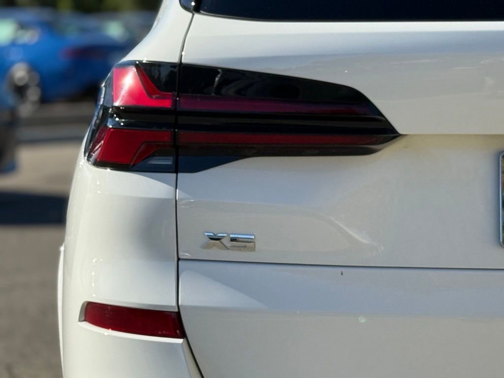 Certified 2025 BMW X5 M60i w/ Parking Assistance Package image 15