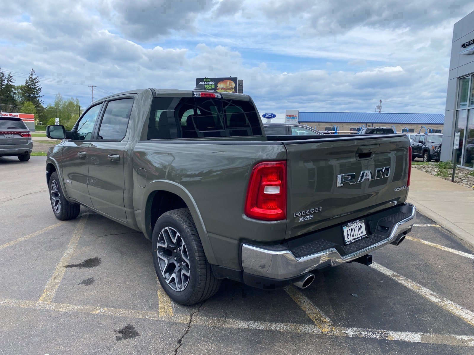 Used 2026 RAM 1500 Laramie AWD/4WD image 3