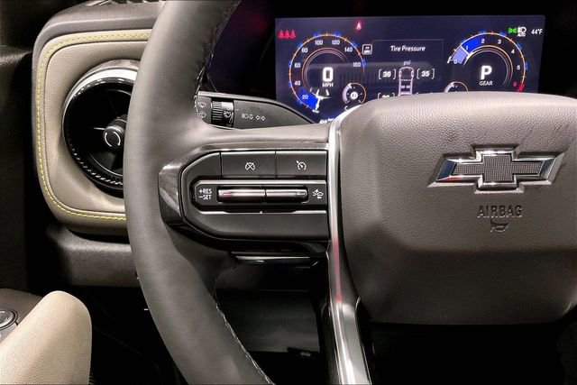 Used 2025 Chevrolet Colorado ZR2 w/ Technology Package image 19