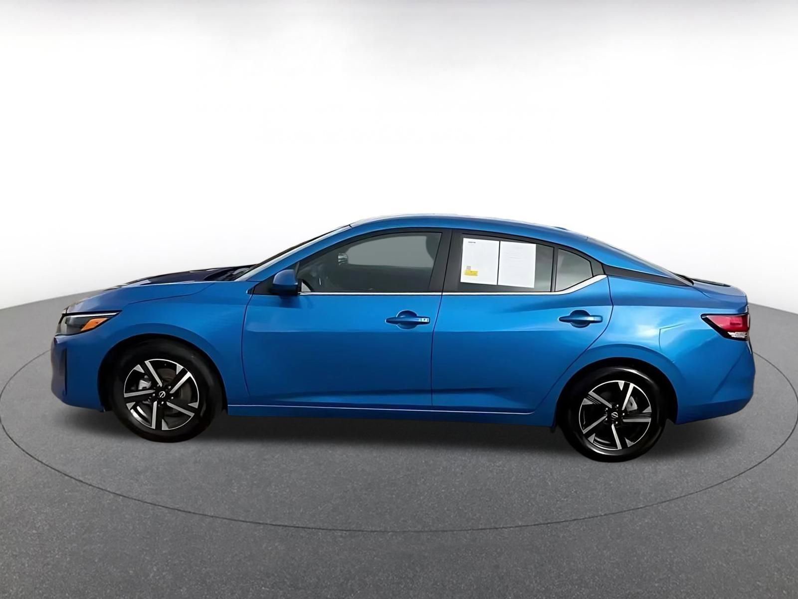 Used 2025 Nissan Sentra SV image 9