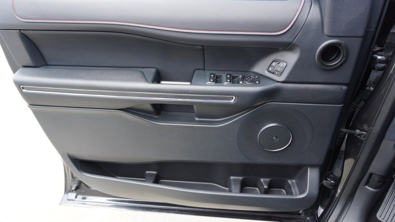 Used 2023 Ford Expedition Limited image 24