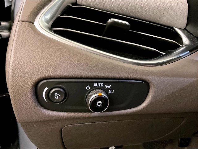 Used 2018 Chevrolet Malibu LT FWD image 30