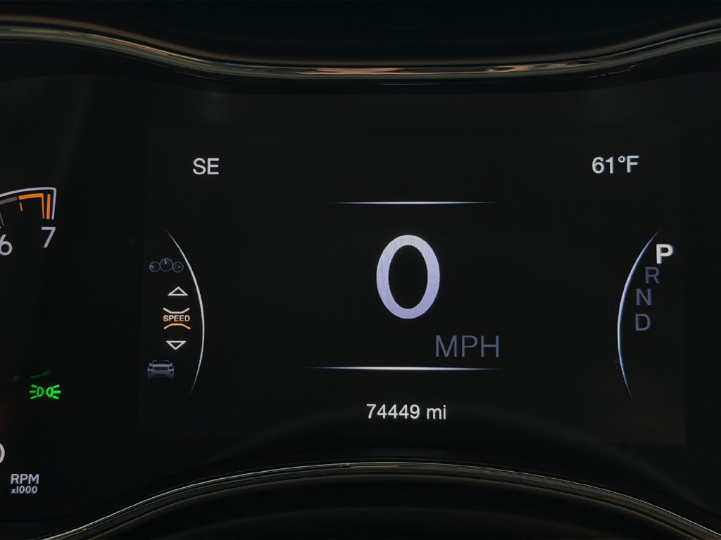 Used 2021 Jeep Grand Cherokee Laredo X AWD/4WD image 9