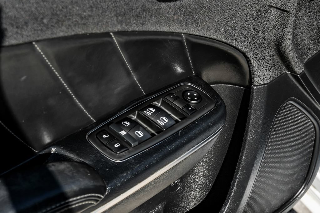 Used 2015 Dodge Charger R/T w/ Plus Group RWD image 47