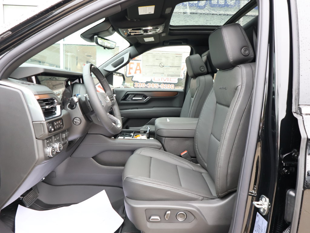 New 2026 GMC Yukon XL Denali w/ Denali Reserve Package AWD/4WD image 14
