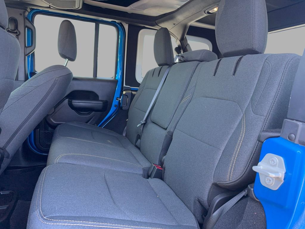 Used 2024 Jeep Wrangler Unlimited image 17