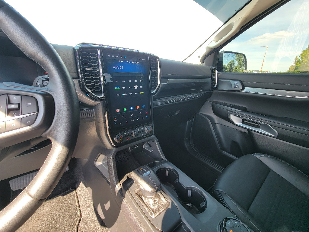 Used 2024 Ford Ranger Lariat w/ Trailer Tow Package AWD/4WD image 17