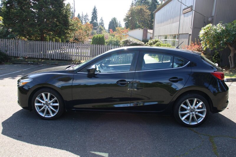 Used 2017 MAZDA MAZDA3 Touring FWD image 13