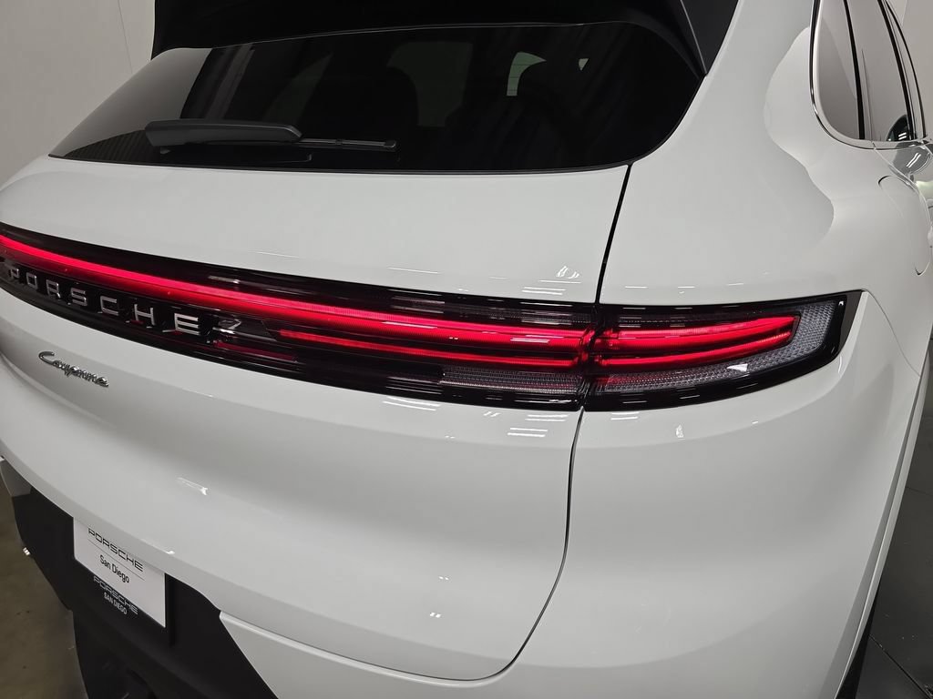 Certified 2026 Porsche Cayenne AWD/4WD image 30