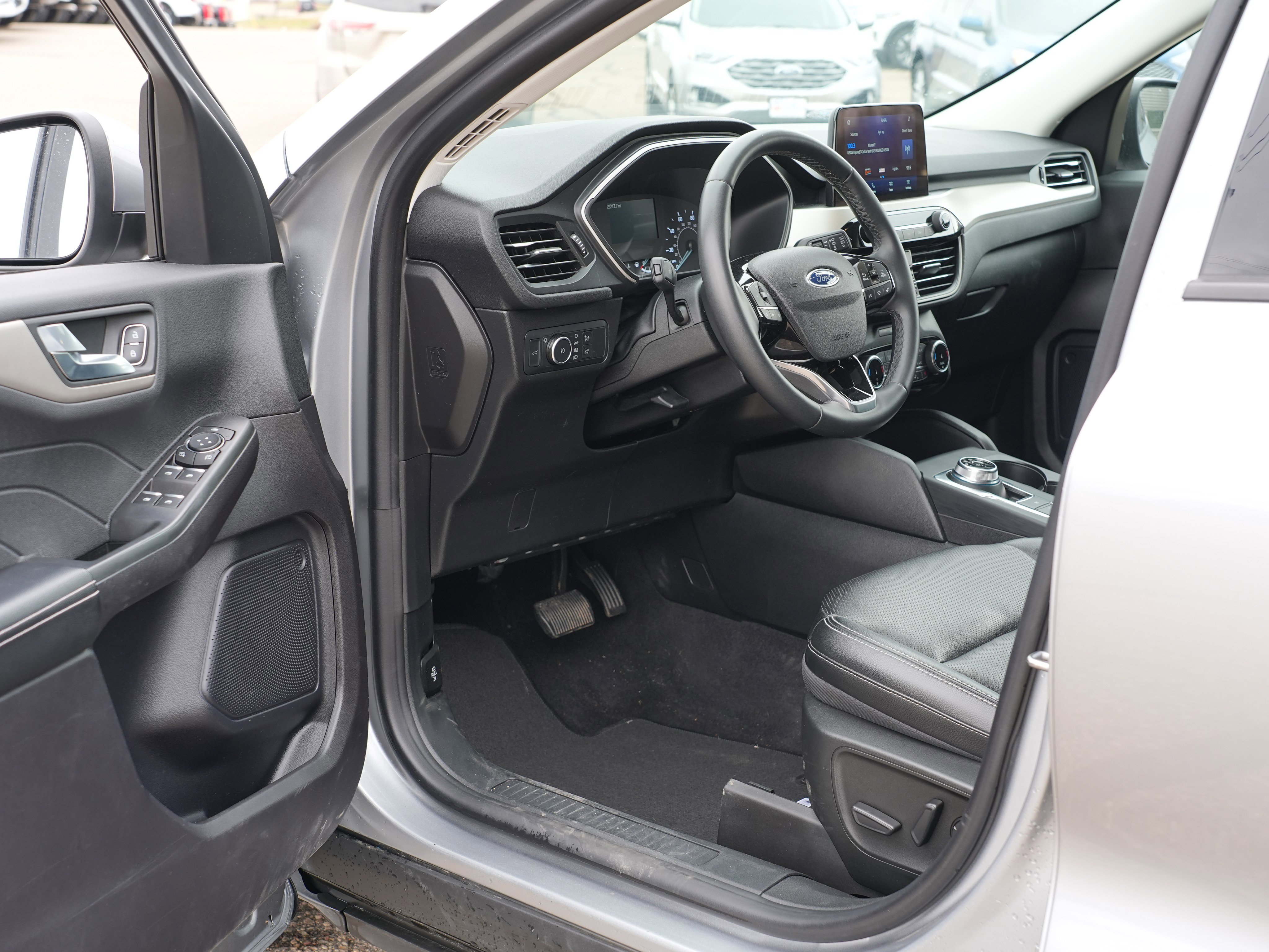 Used 2022 Ford Escape SEL image 17