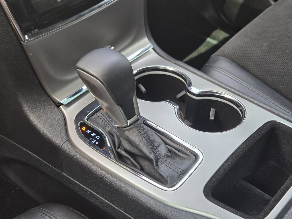 Used 2019 Jeep Grand Cherokee Altitude AWD/4WD image 9