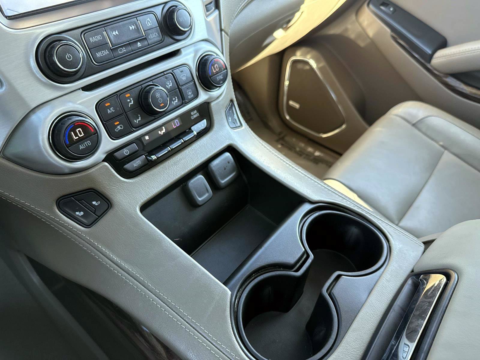 Used 2020 GMC Yukon SLT RWD image 28